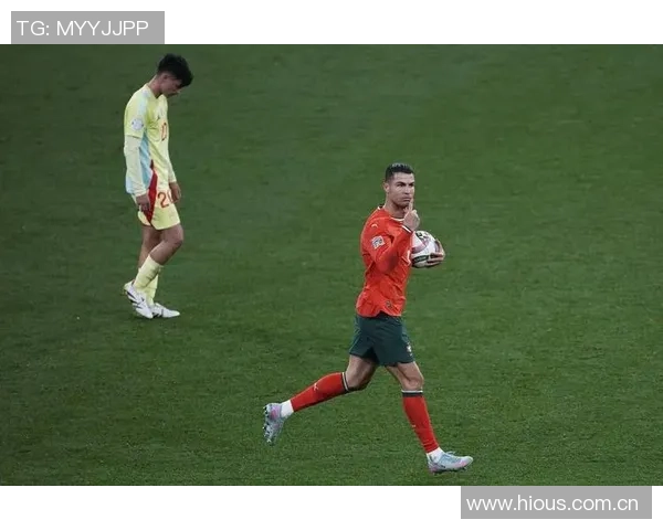 C罗禁区内精彩瞬间连连失误脚后跟射门因越位被判无效